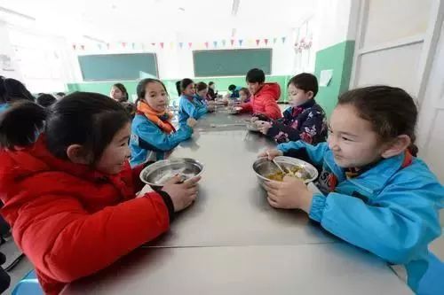 热点丨重磅 广州抽查全市学校食堂,要求负责人今后与学生共餐 内附番禺区a级学校食堂名单