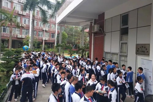 品读龙华 文化讲堂来咯 第一期在新华中学开讲