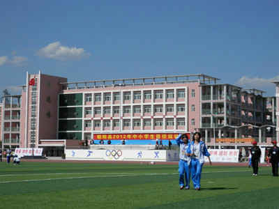 朝阳县柳城高级中学 培养未来的摇篮