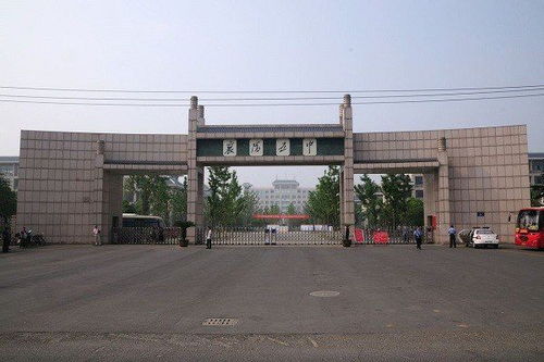 襄阳三校实力探微 谁是真正的“鄂北教育明珠”？